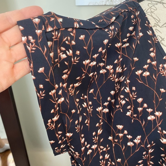 Blouse - Picture 8 of 9